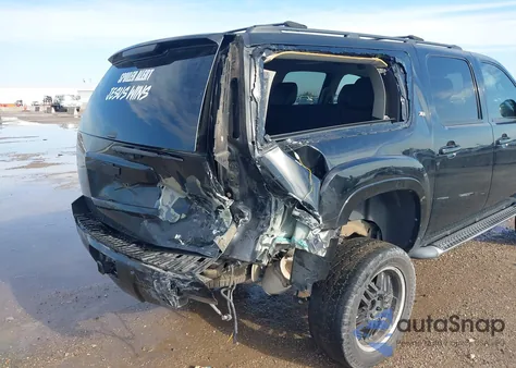 2014 Chevrolet Suburban 1500 Lt from USA, damaged, VIN 1GNSKJE76ER180285